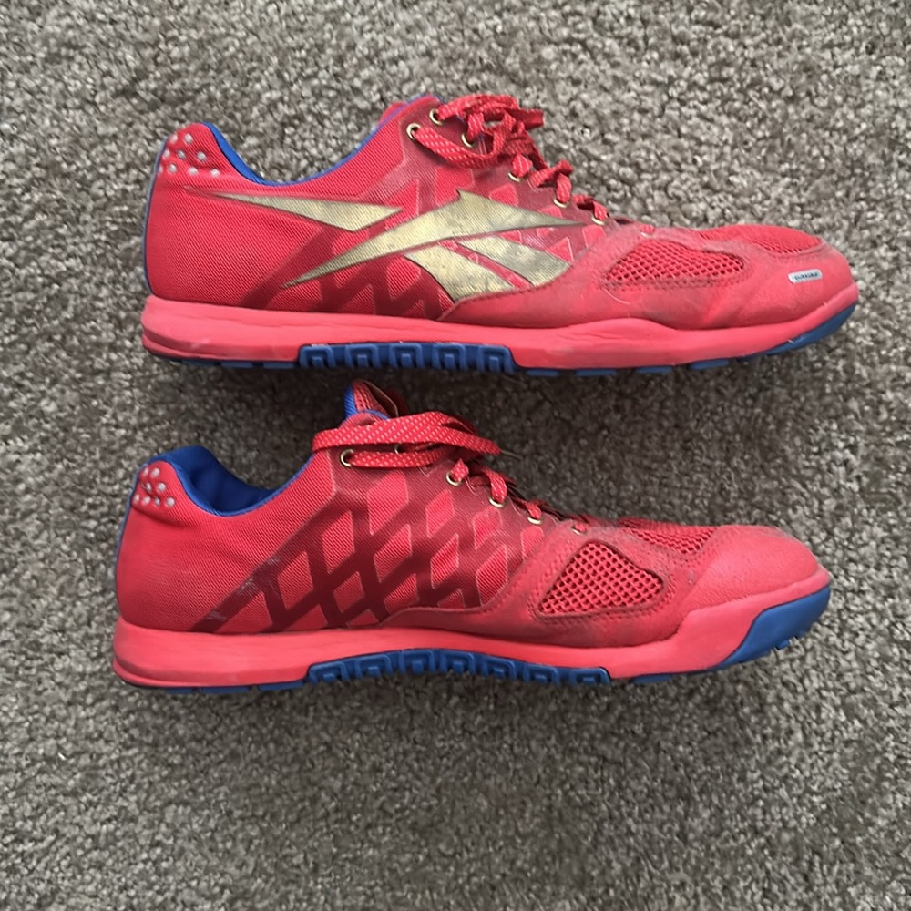 Good condition Reebok nano 2, no holes or rips see pics